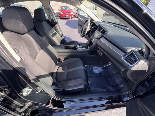 Photo of 2016 Crystal Black Pearl Honda Civic