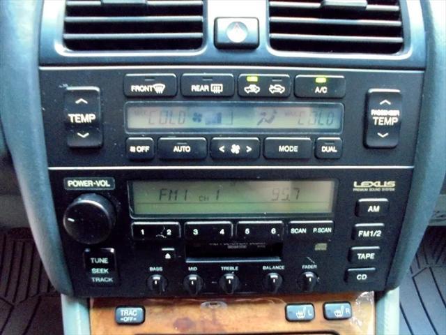 Photo of 1997 Ebony Teal Pearl Lexus LS 400