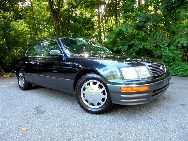 Photo of 1997 Ebony Teal Pearl Lexus LS 400