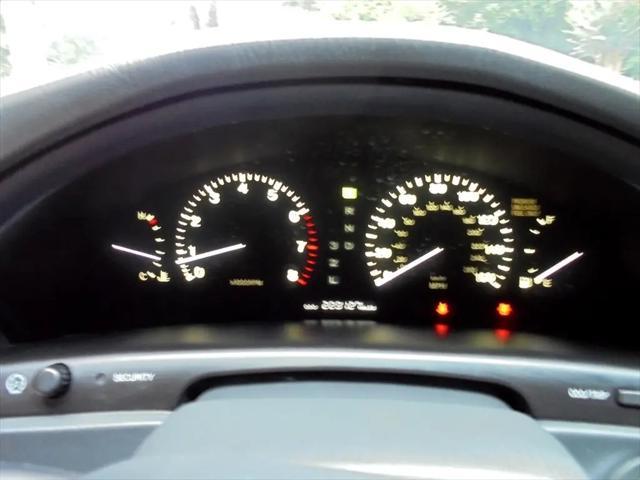 Photo of 1997 Ebony Teal Pearl Lexus LS 400