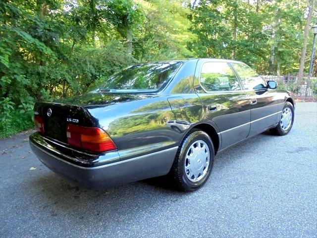 Photo of 1997 Ebony Teal Pearl Lexus LS 400