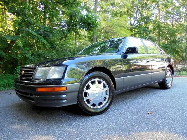 Photo of 1997 Ebony Teal Pearl Lexus LS 400