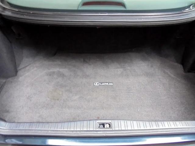 Photo of 1997 Ebony Teal Pearl Lexus LS 400