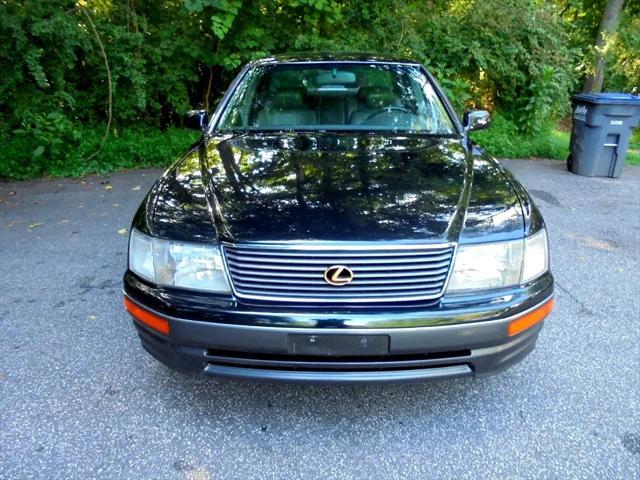 Photo of 1997 Ebony Teal Pearl Lexus LS 400