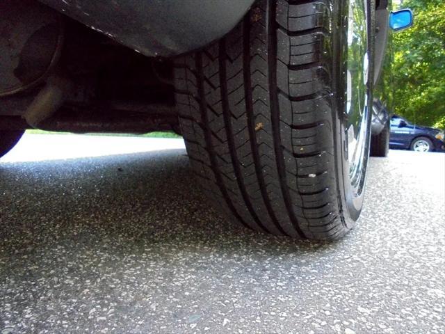 Photo of 1997 Ebony Teal Pearl Lexus LS 400