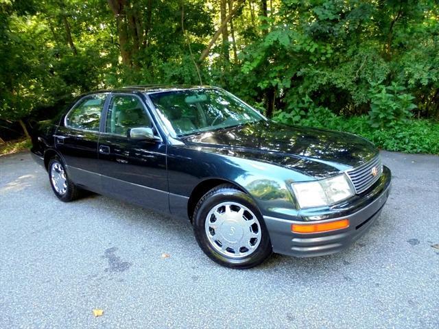 Photo of 1997 Ebony Teal Pearl Lexus LS 400