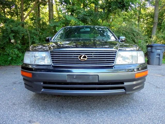 Photo of 1997 Ebony Teal Pearl Lexus LS 400