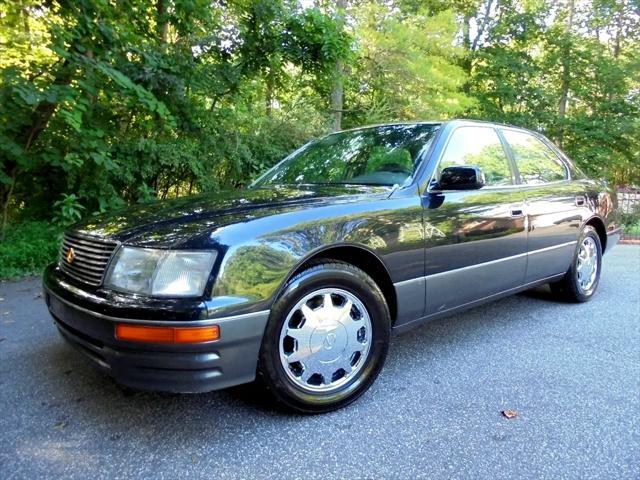 Photo of 1997 Ebony Teal Pearl Lexus LS 400