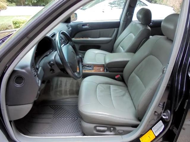 Photo of 1997 Ebony Teal Pearl Lexus LS 400