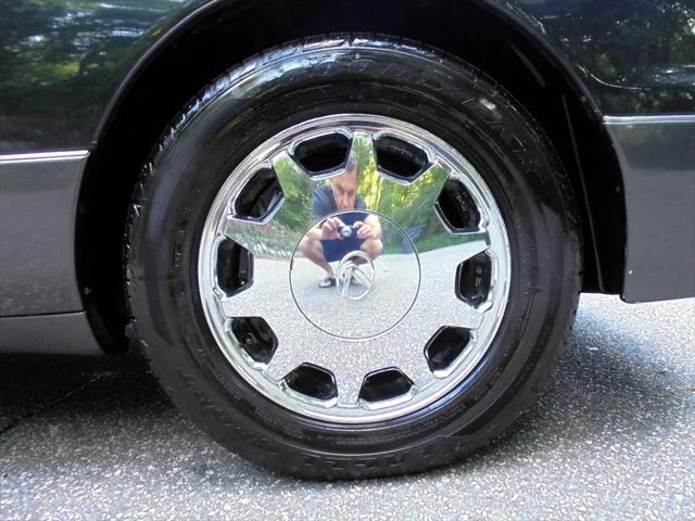 Photo of 1997 Ebony Teal Pearl Lexus LS 400