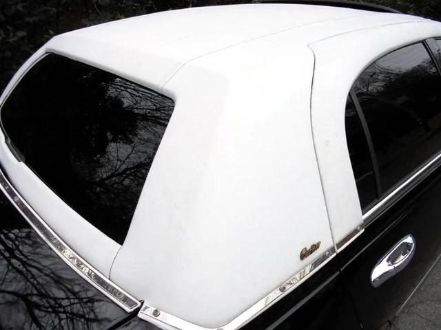 Photo of 2002 Black Clearcoat Lincoln Town Car