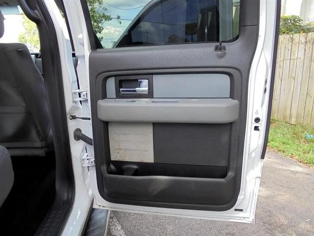 Photo of 2014 Oxford White Ford F-150