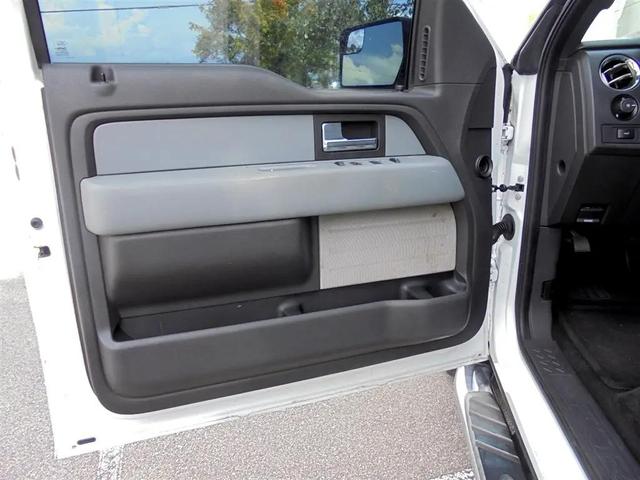 Photo of 2014 Oxford White Ford F-150