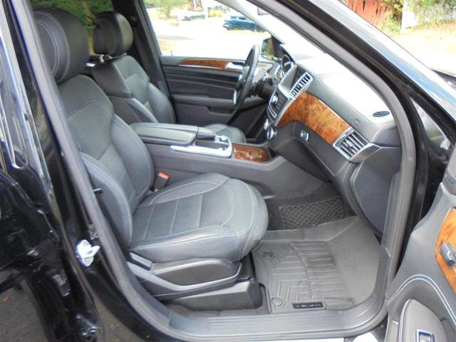 Photo of 2015 Black Mercedes-Benz M-Class
