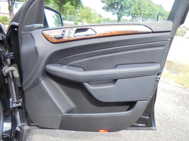 Photo of 2015 Black Mercedes-Benz M-Class