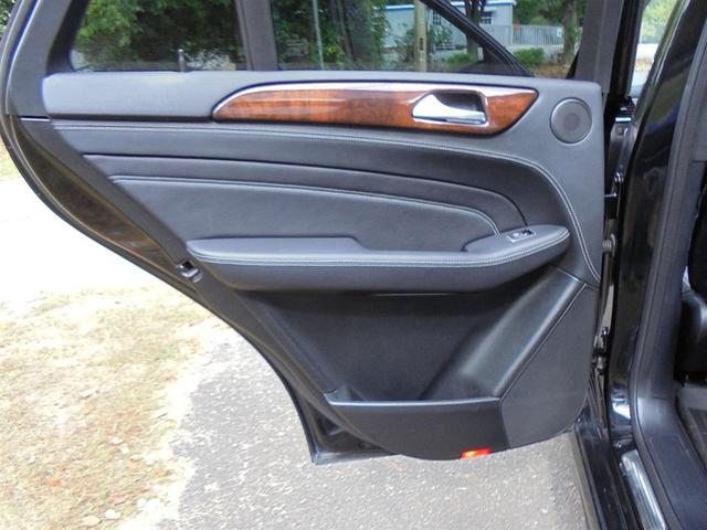 Photo of 2015 Black Mercedes-Benz M-Class
