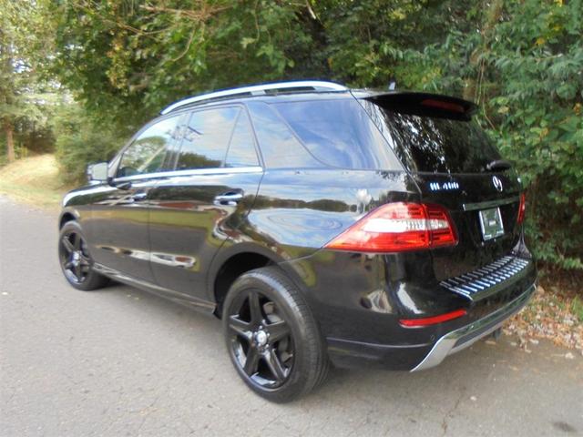 Photo of 2015 Black Mercedes-Benz M-Class