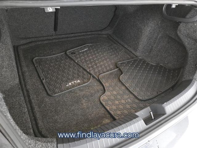 Photo of 2019 Platinum Gray Metallic Volkswagen Jetta