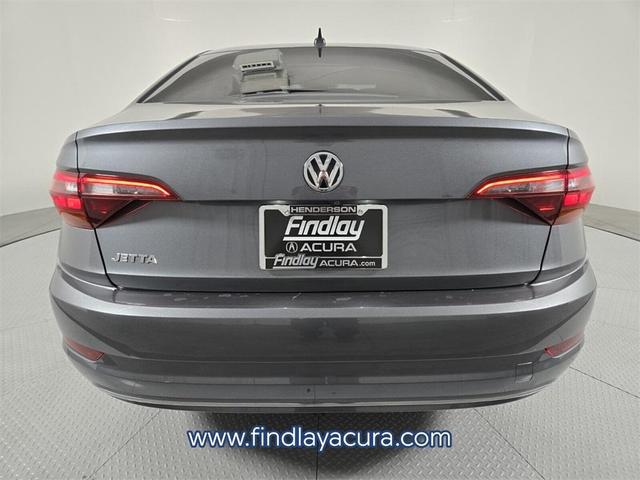 Photo of 2019 Platinum Gray Metallic Volkswagen Jetta