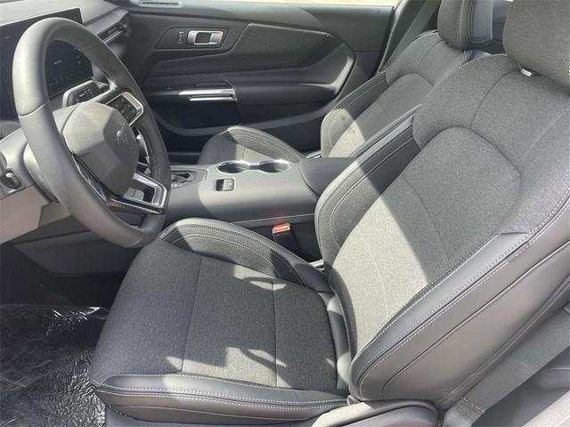 Photo of 2025 Oxford White Ford Mustang