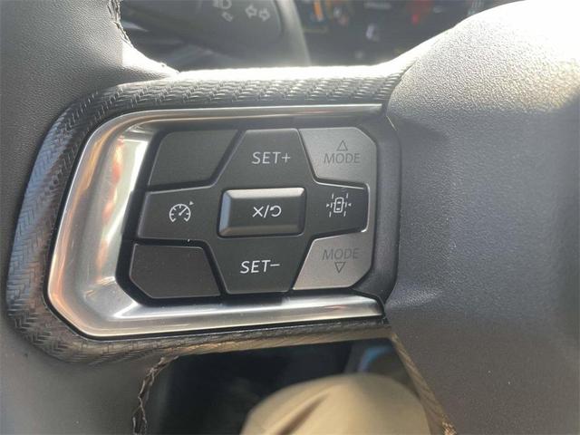 Photo of 2025 Oxford White Ford Mustang