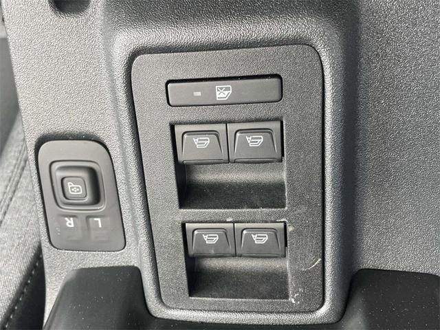 Photo of 2025 Carbonized Gray Metallic Ford Bronco