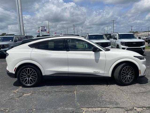 Photo of 2025 Star White Ford Mustang Mach-E