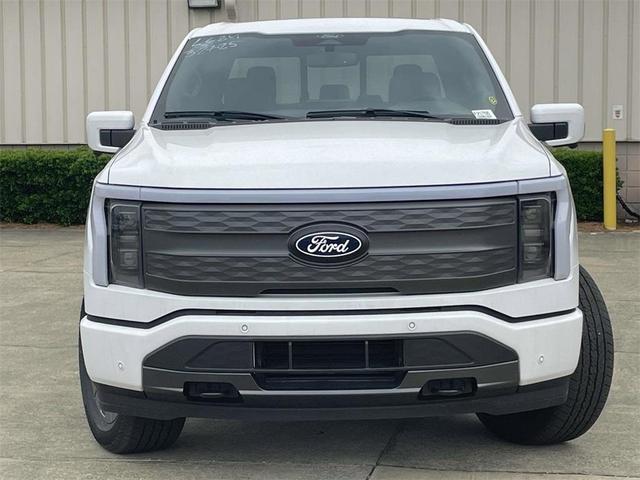 Photo of 2025 Oxford White Ford F-150 Lightning