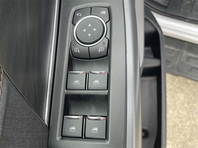 Photo of 2025 Oxford White Ford F-150 Lightning