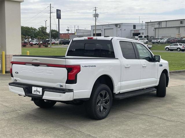 Photo of 2025 Oxford White Ford F-150 Lightning