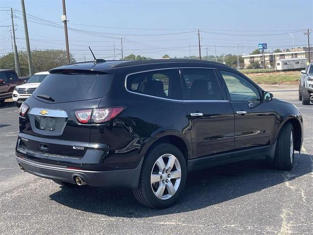 Photo of 2017 Mosaic Black Metallic Chevrolet Traverse