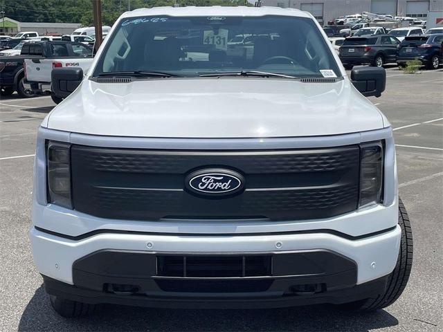 Photo of 2025 Oxford White Ford F-150 Lightning