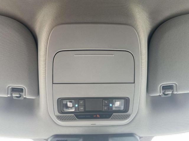 Photo of 2025 Oxford White Ford F-150 Lightning