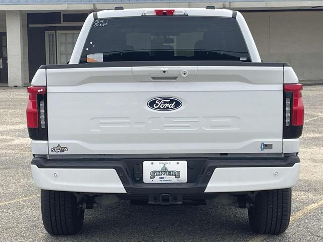 Photo of 2025 Oxford White Ford F-150 Lightning