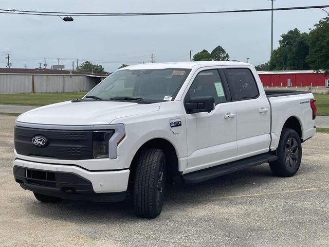 Photo of 2025 Oxford White Ford F-150 Lightning