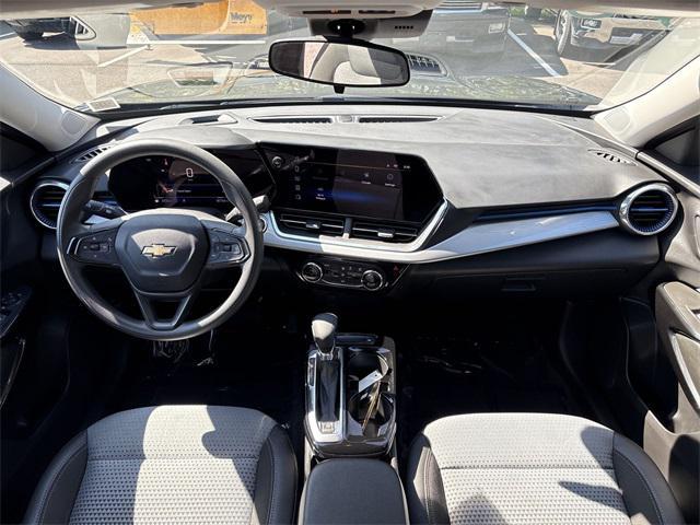 Photo of 2024 Mosaic Black Metallic Chevrolet Trax