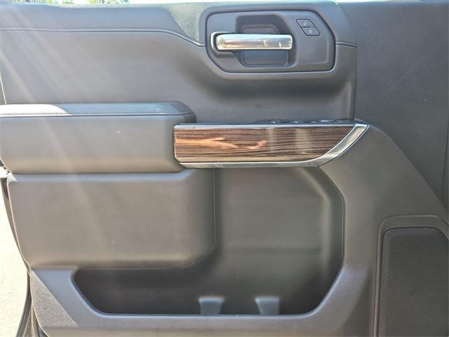 Photo of 2021 Black Chevrolet Silverado 1500