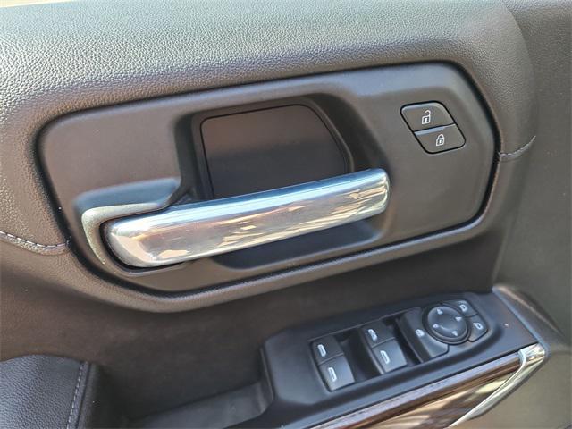 Photo of 2021 Black Chevrolet Silverado 1500