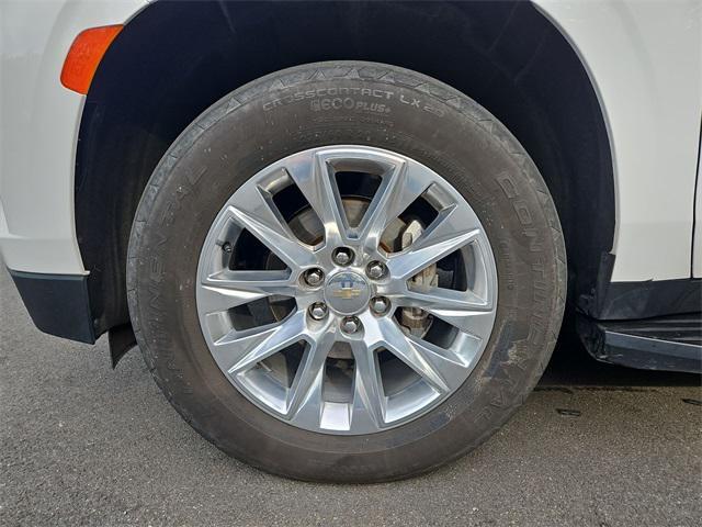 Photo of 2023 Summit White Chevrolet Suburban