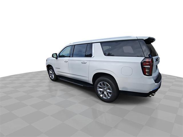 Photo of 2023 Summit White Chevrolet Suburban
