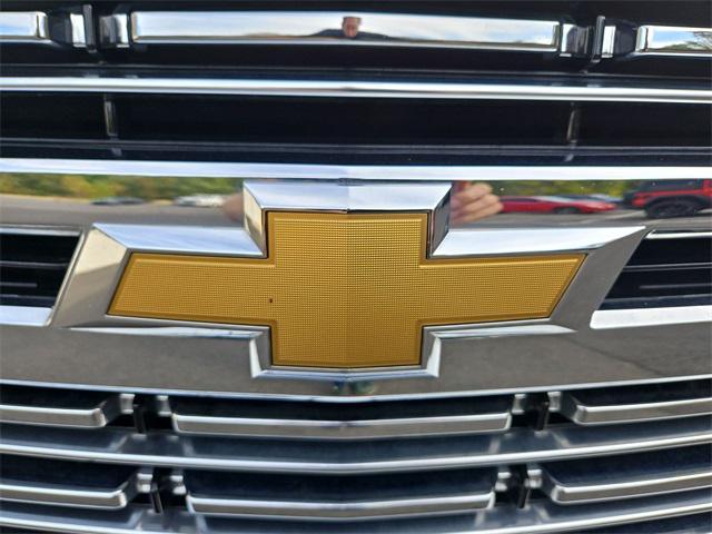 Photo of 2023 Summit White Chevrolet Suburban