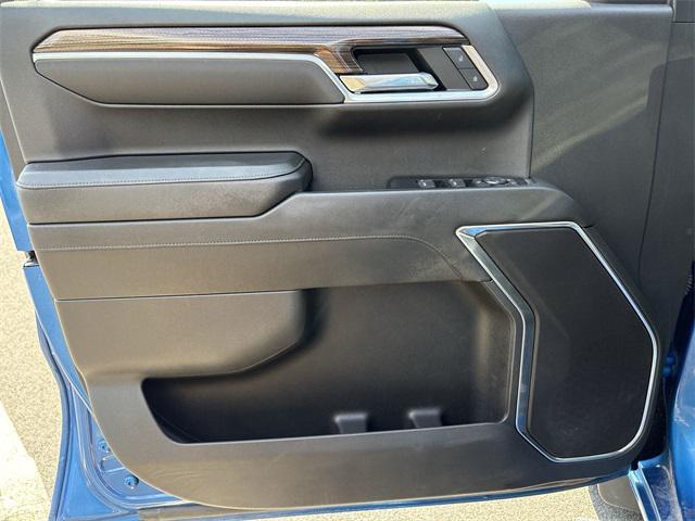Photo of 2022 Glacier Blue Metallic Chevrolet Silverado 1500