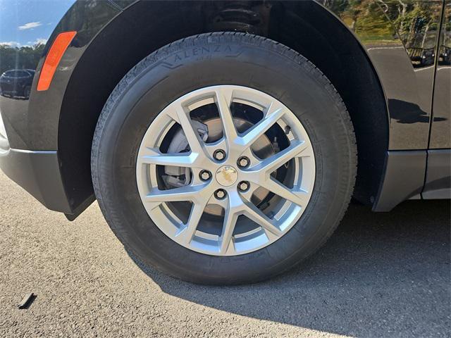 Photo of 2022 Mosaic Black Metallic Chevrolet Equinox