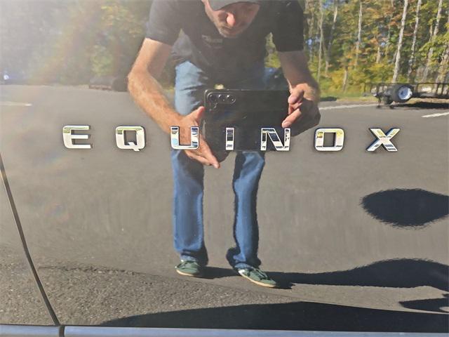 Photo of 2022 Mosaic Black Metallic Chevrolet Equinox