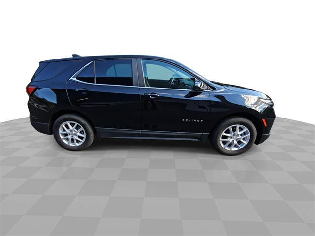 Photo of 2022 Mosaic Black Metallic Chevrolet Equinox