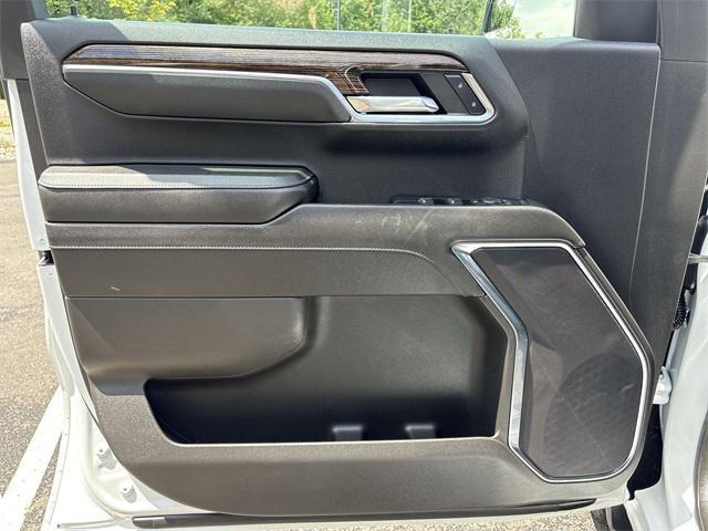 Photo of 2023 Summit White GMC Sierra 1500