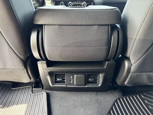 Photo of 2023 Summit White GMC Sierra 1500