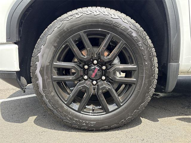 Photo of 2023 Summit White GMC Sierra 1500
