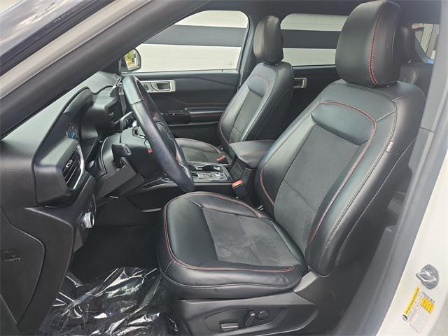 Photo of 2022 Star White Metallic Tri-Coat Ford Explorer