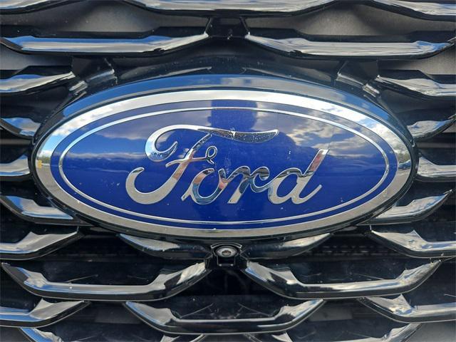 Photo of 2022 Star White Metallic Tri-Coat Ford Explorer